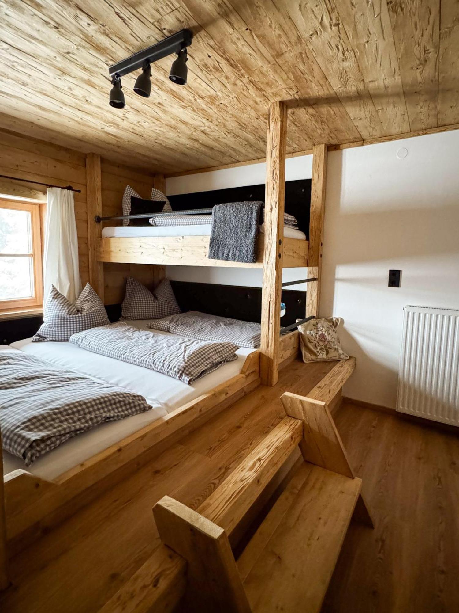Hotel Peer Alm Navis Esterno foto