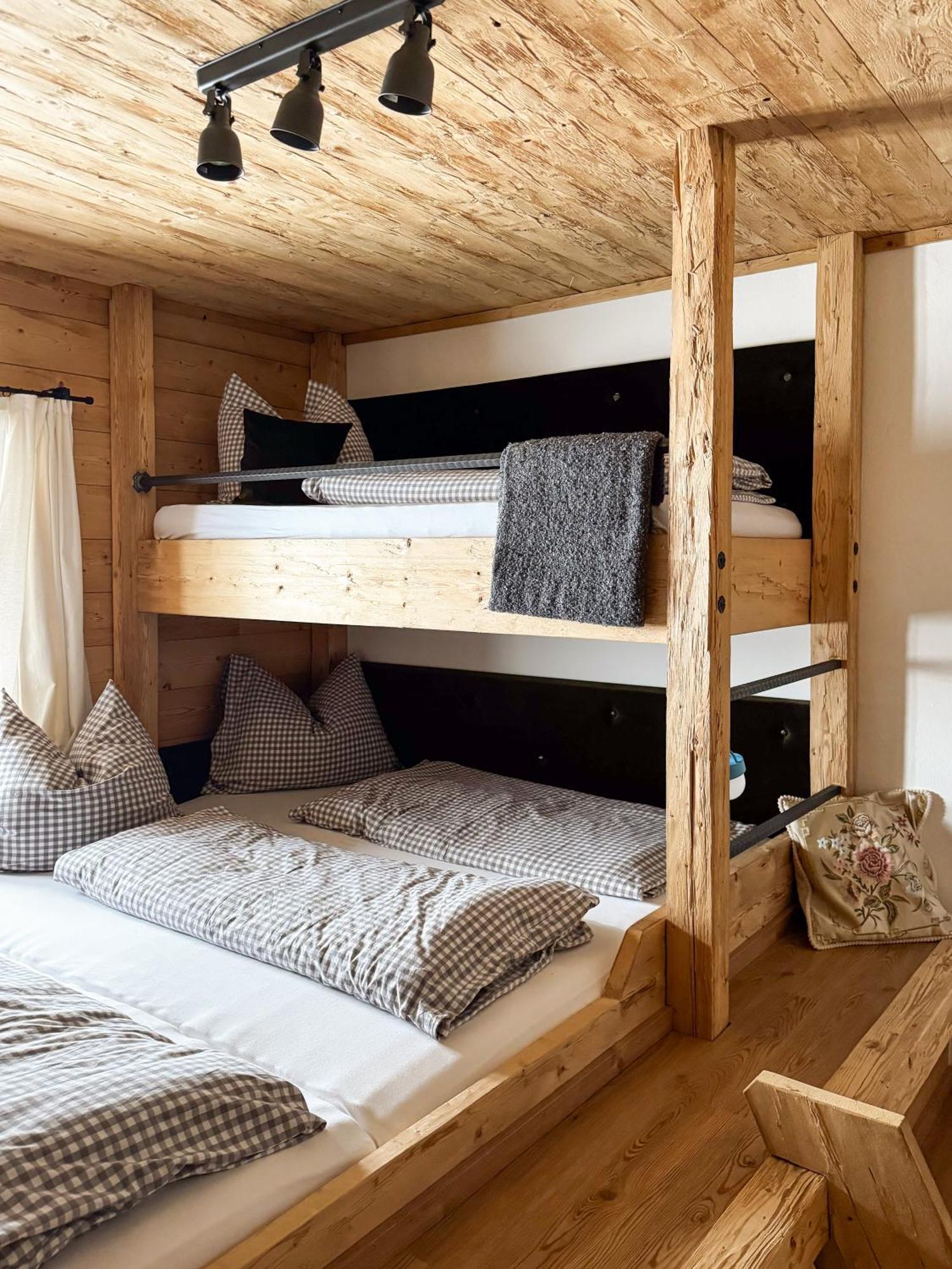 Hotel Peer Alm Navis Esterno foto