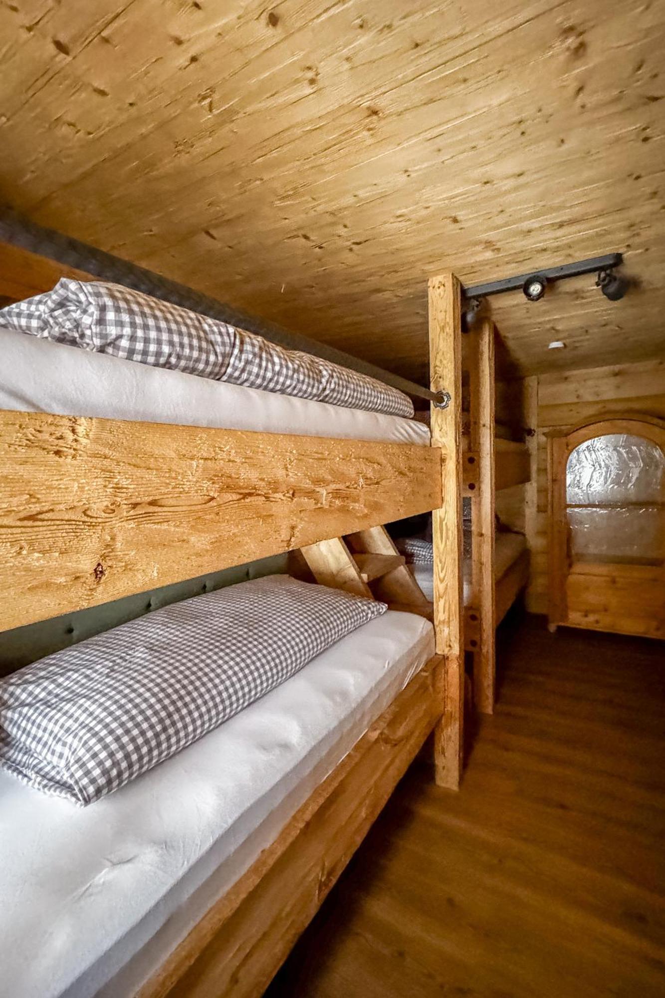 Hotel Peer Alm Navis Esterno foto
