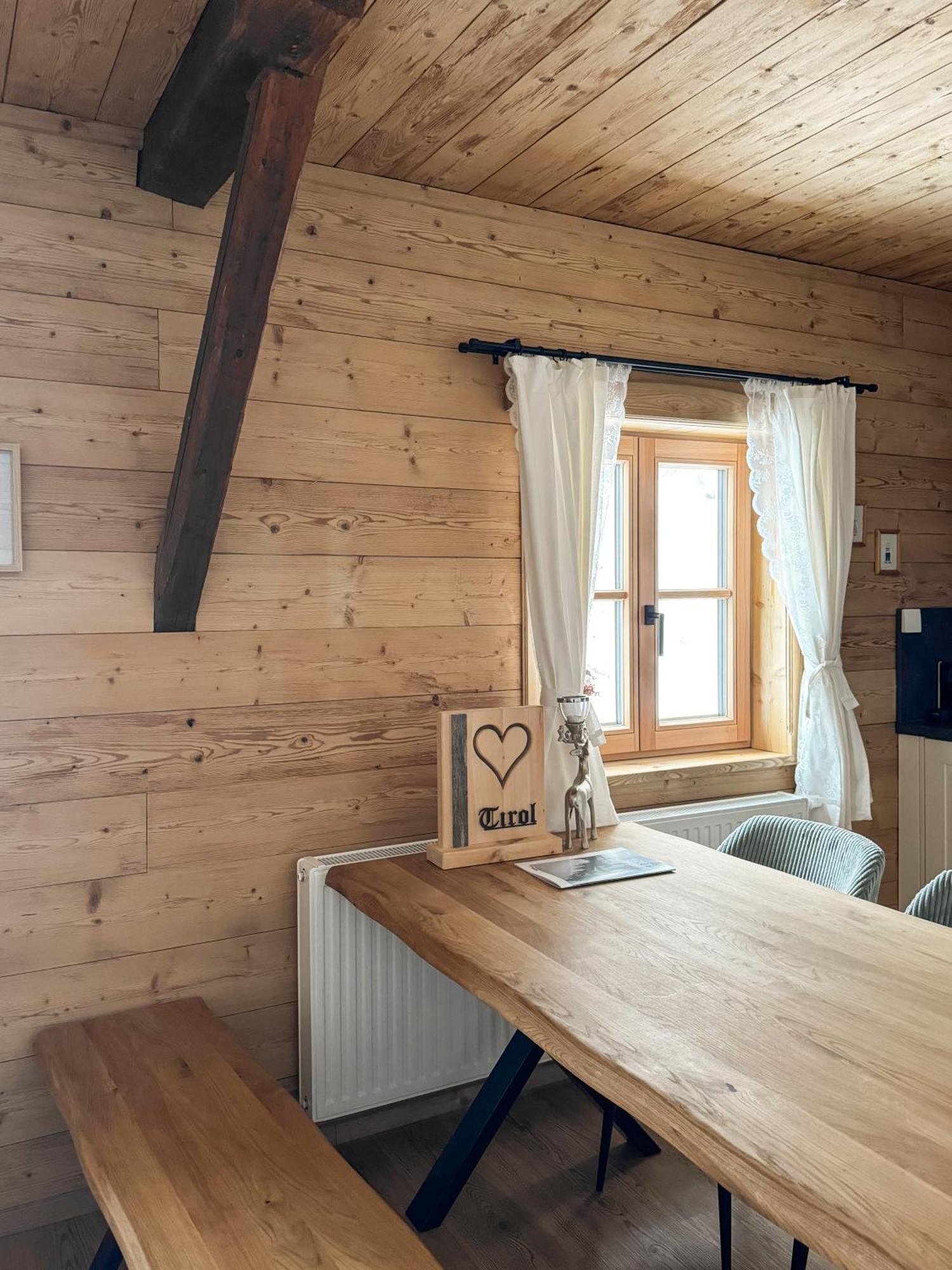 Hotel Peer Alm Navis Esterno foto