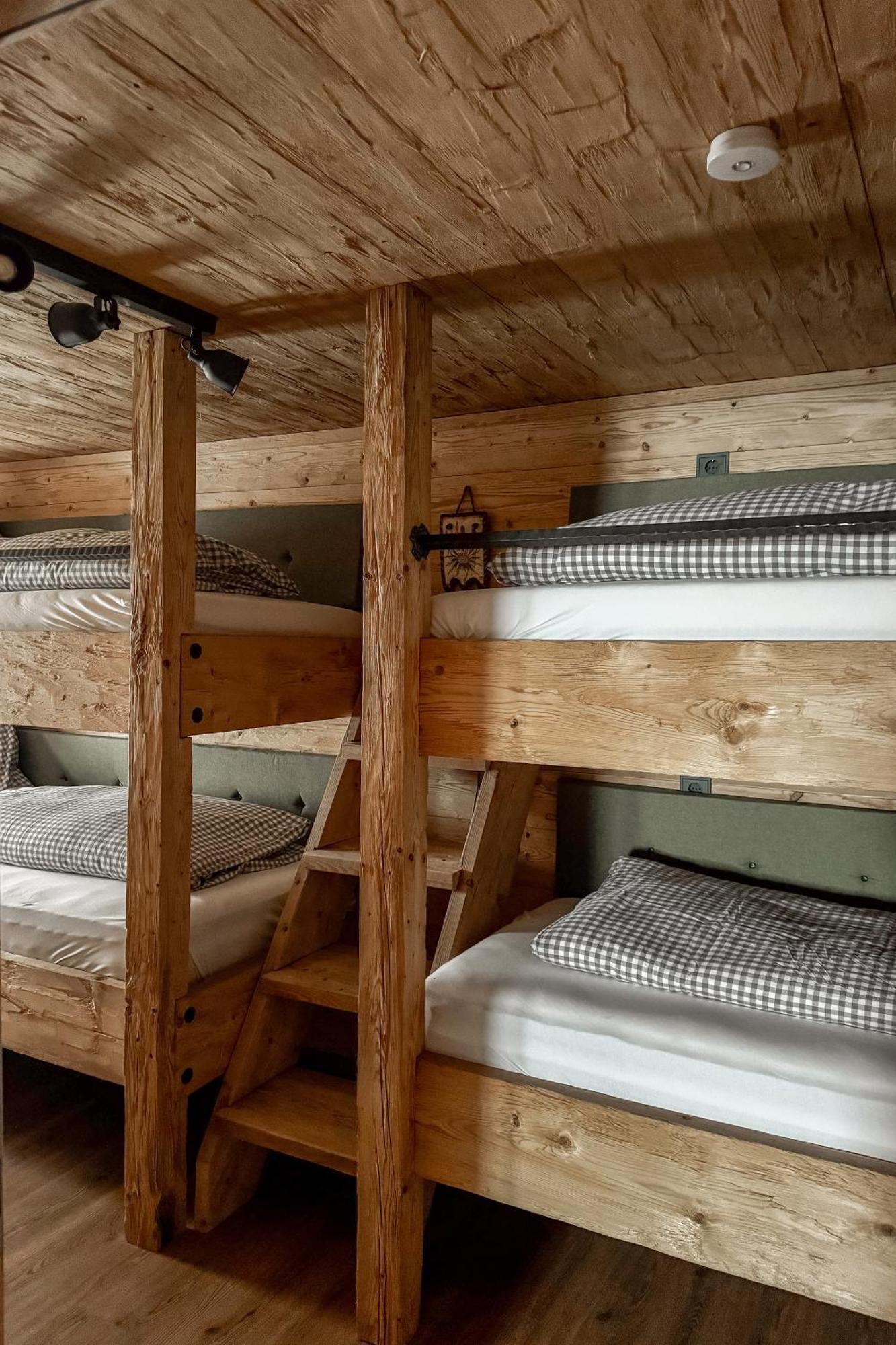 Hotel Peer Alm Navis Esterno foto