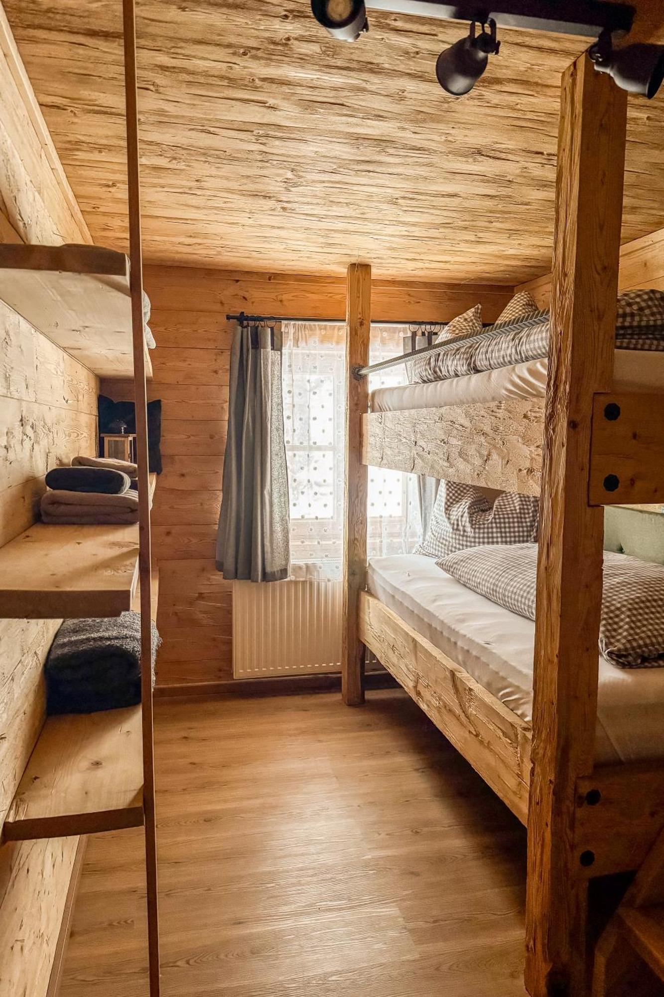 Hotel Peer Alm Navis Esterno foto