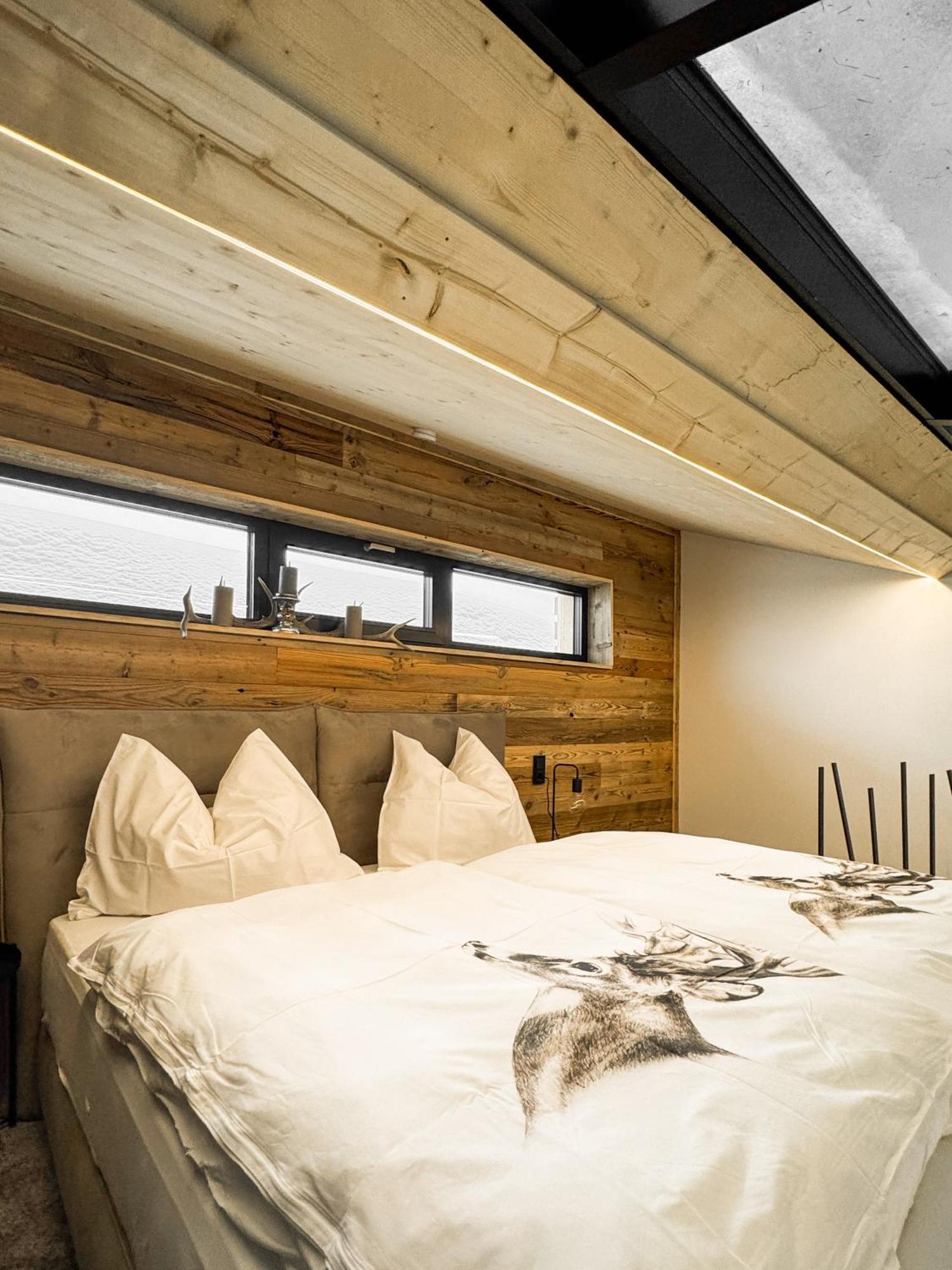 Hotel Peer Alm Navis Esterno foto