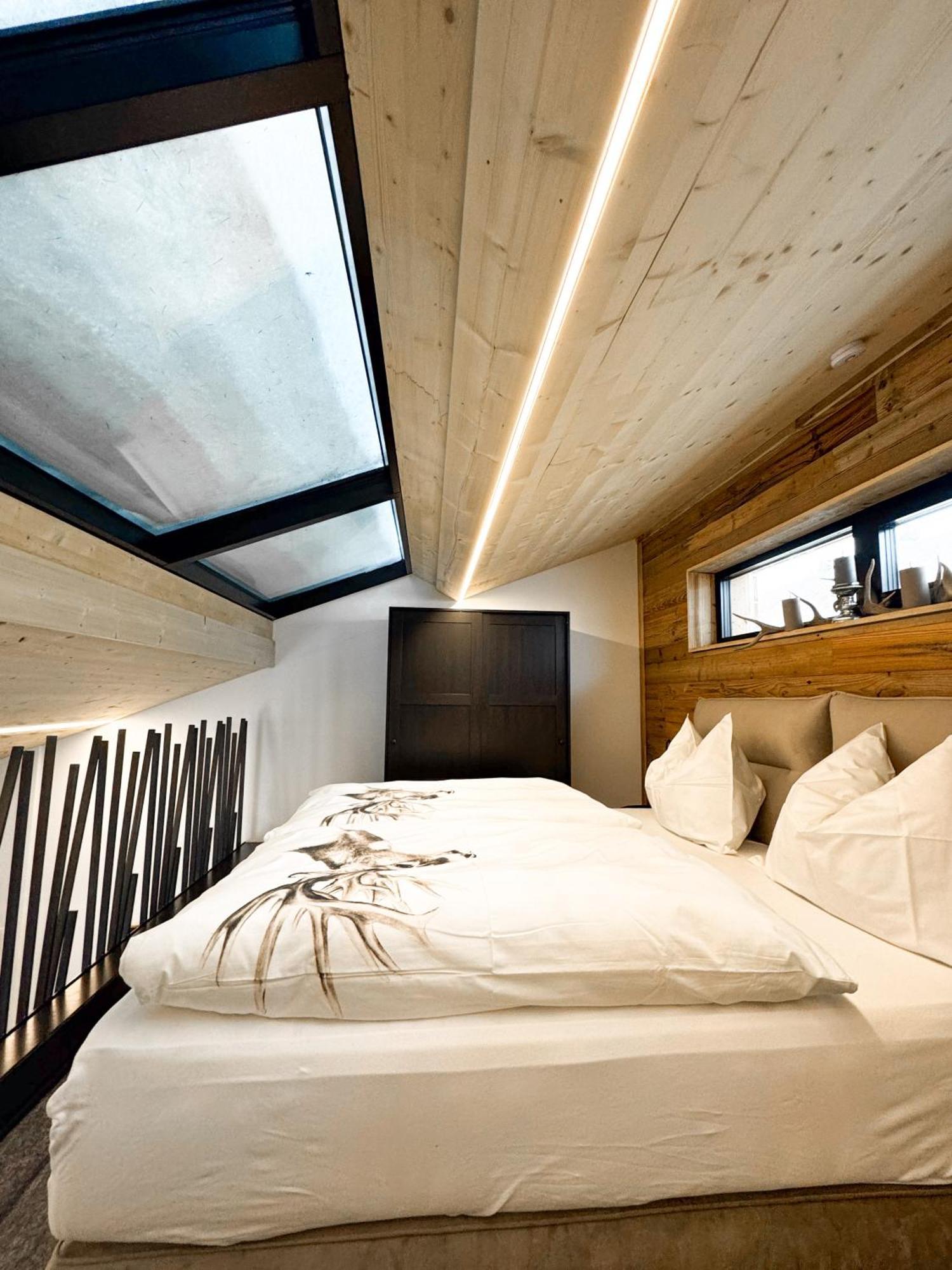 Hotel Peer Alm Navis Esterno foto