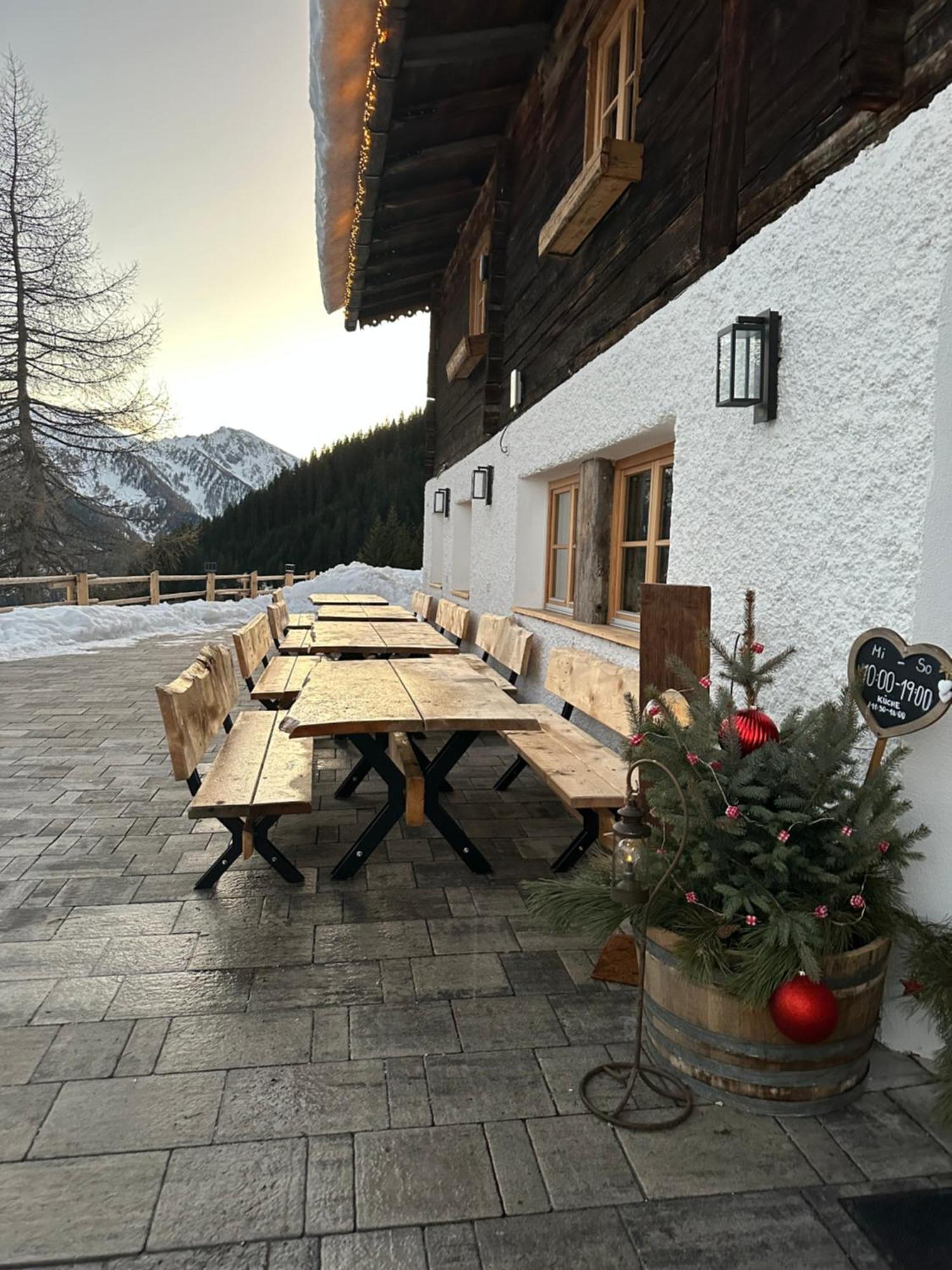 Hotel Peer Alm Navis Esterno foto