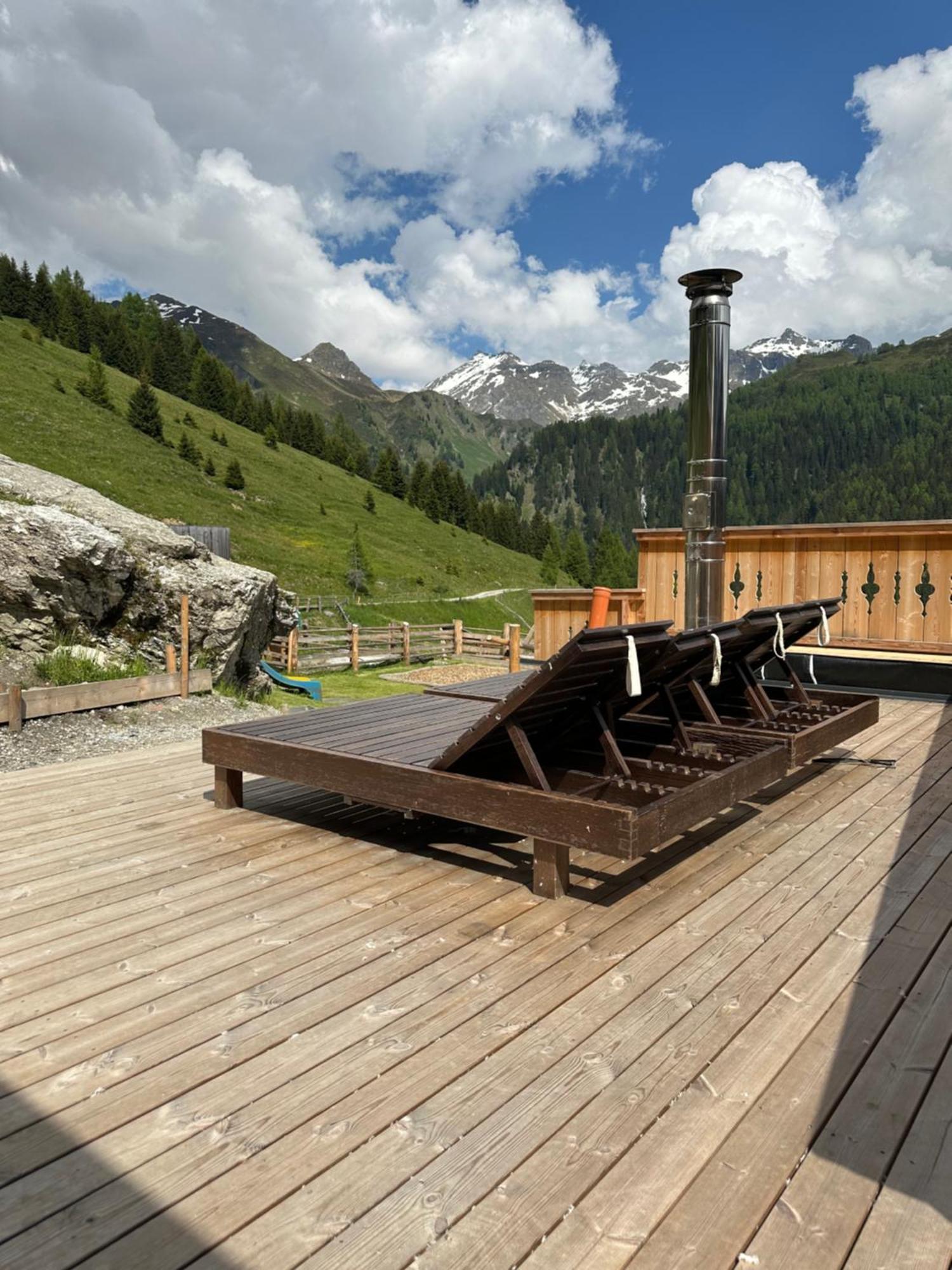 Hotel Peer Alm Navis Esterno foto