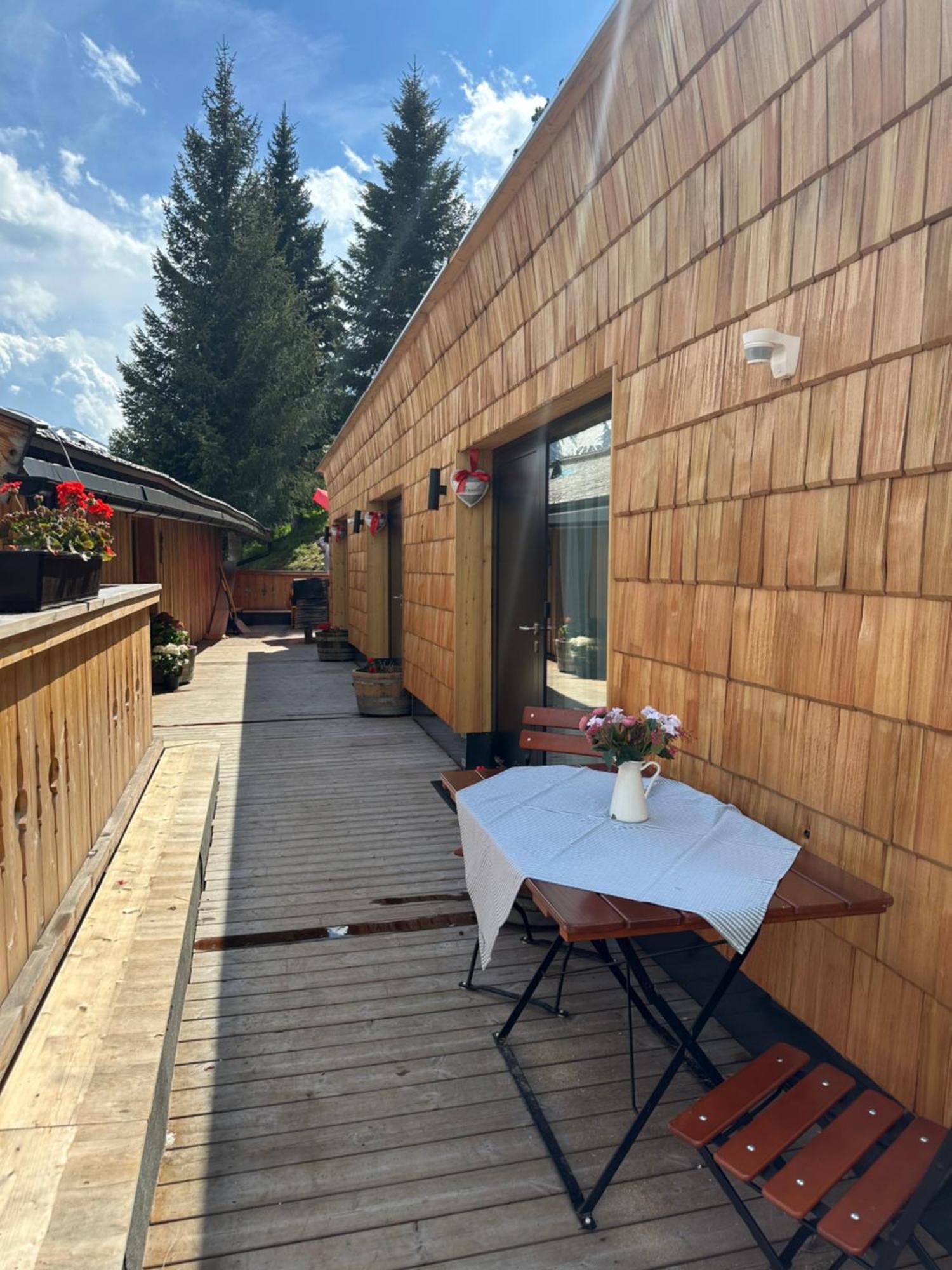 Hotel Peer Alm Navis Esterno foto